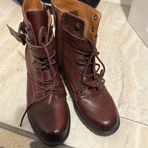 Zodiac Gemma Heeled Boots (NWOT)